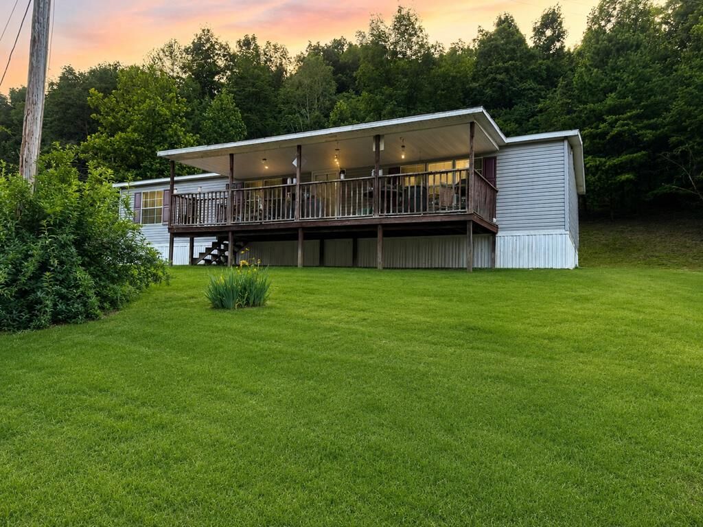 Property Photo: 1010 Highway 3 KY 41230
