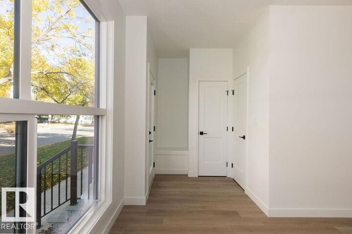 Property Photo: 10546 72 Avenue NW AB T6E 4T8
