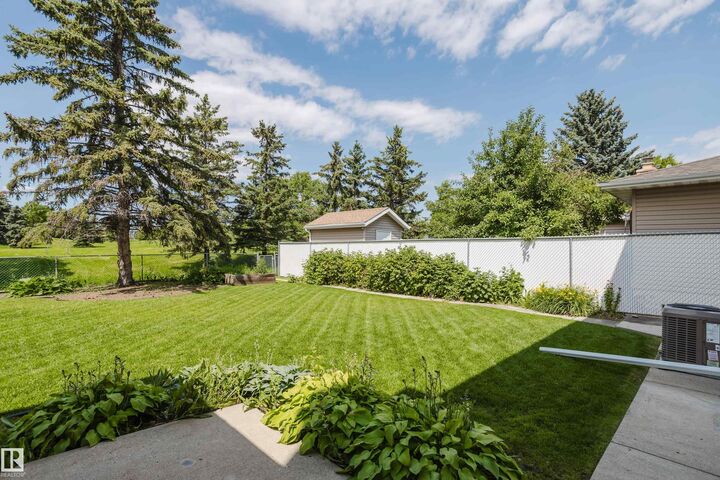 Property Photo:  3936 72 Street NW  AB T6K 0R8 