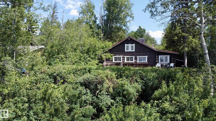 Property Photo:  4 Gibbons Avenue  AB T0E 2K0 