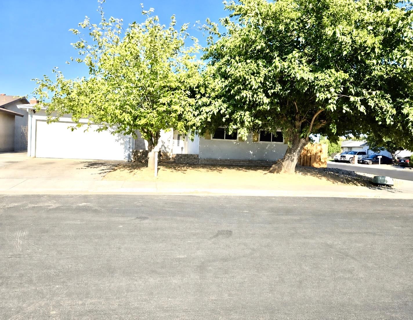 Property Photo: 1445 Fordham Avenue CA 93611