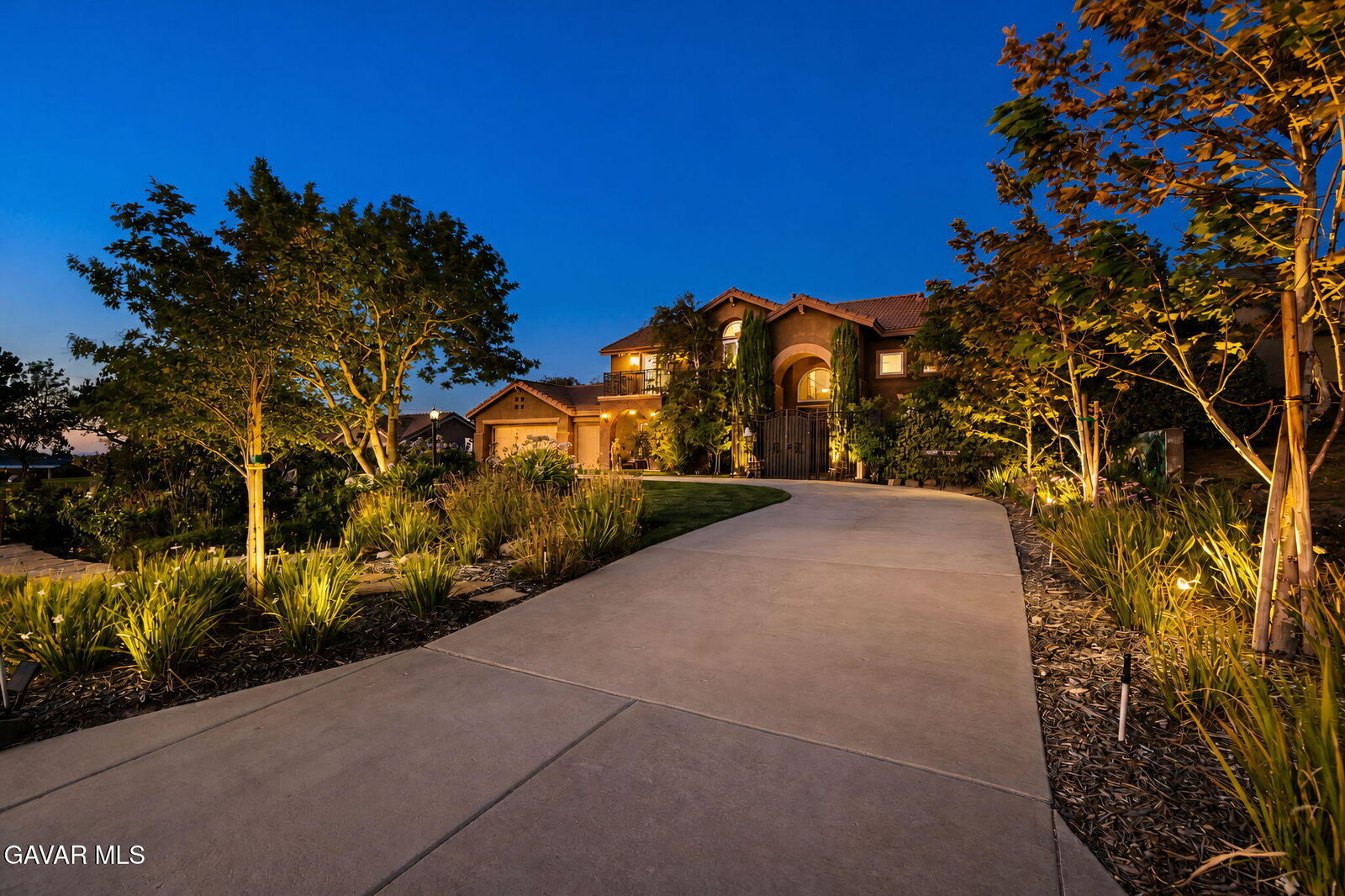 Property Photo: 35952 52nd Street CA 93552