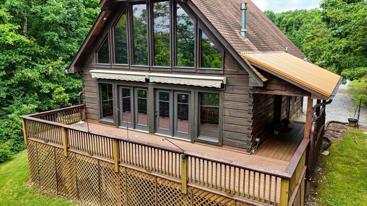 Property Photo: 1085 Thunder Ridge Drive TN 37380