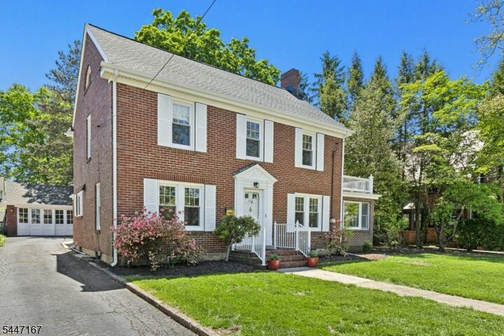 Property Photo:  212 Central Ave  NJ 08817 