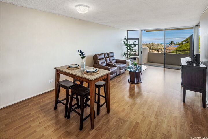 Property Photo:  1015 Ala Napunani Street 402  HI 96818 