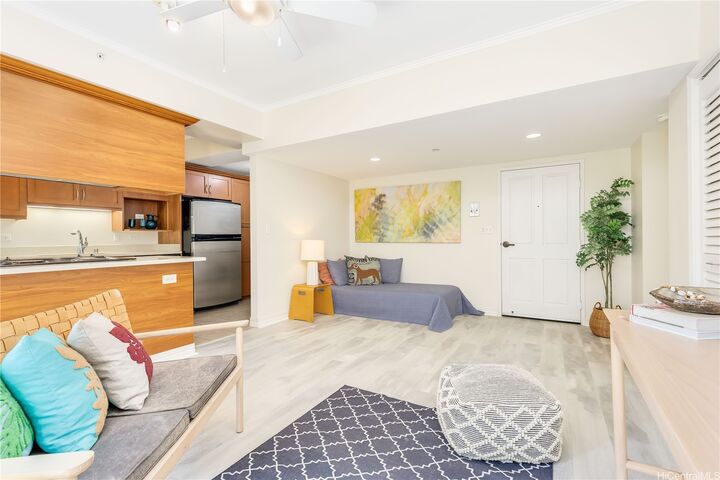 Property Photo: 21 Craigside Place 7C HI 96817