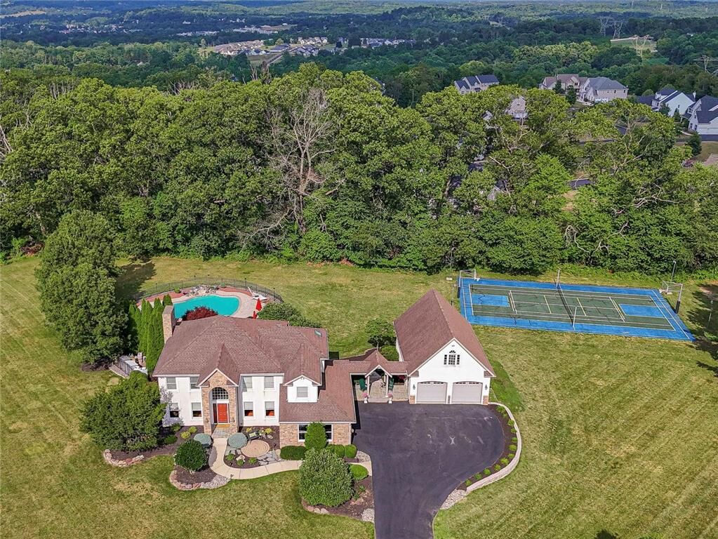 Property Photo:  6301 Oakwood Circle  PA 18036 