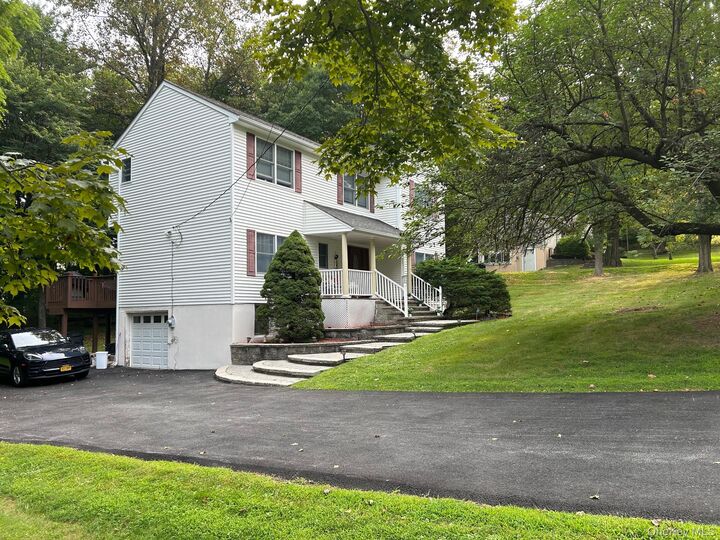 Property Photo:  5 Park Avenue  NY 10956 