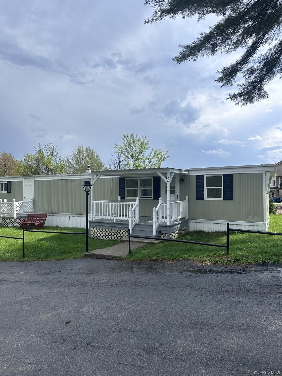 Property Photo:  5 Hideaway Lane  NY 12542 