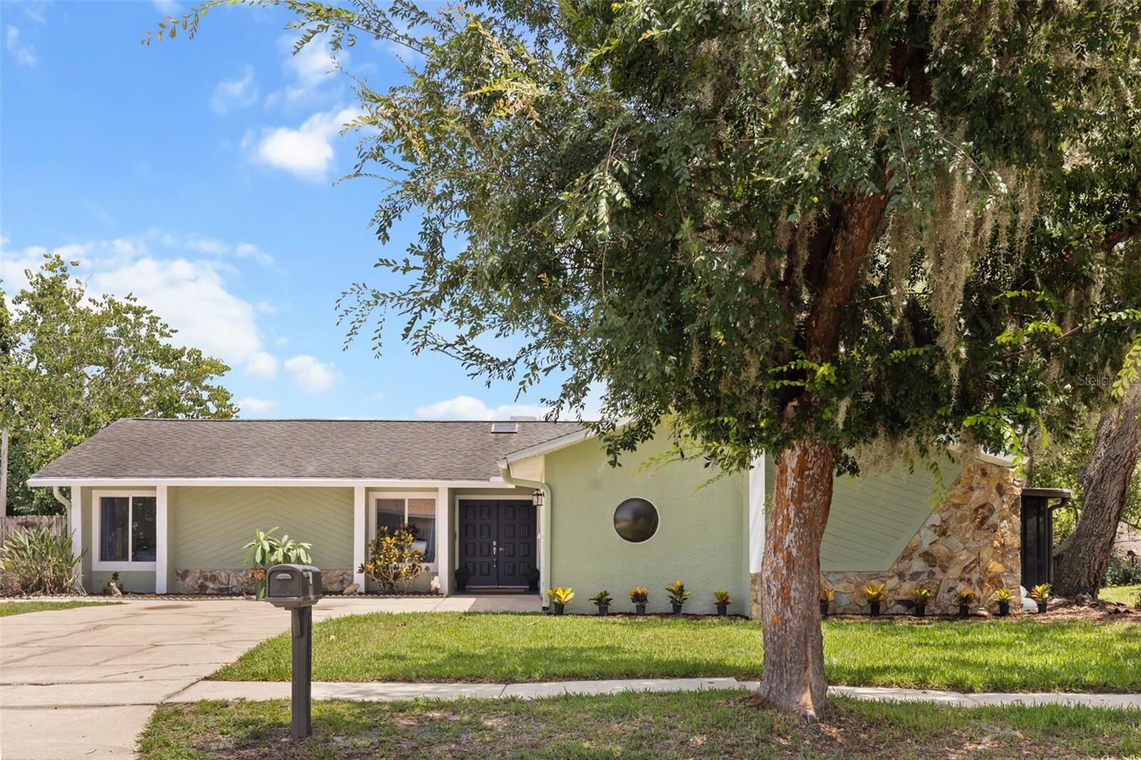 Property Photo: 12512 Willow Tree Avenue FL 34669