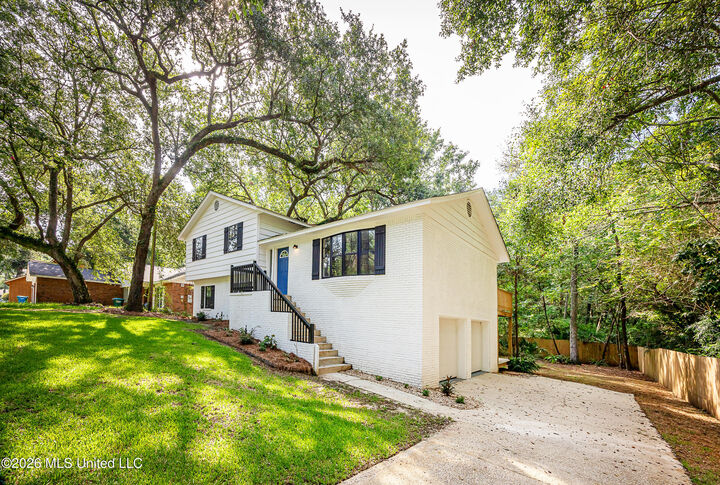 Property Photo:  2550 Davidson Road  MS 39564 