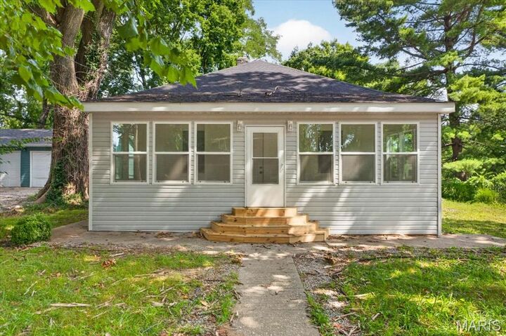 Property Photo: 2720 Walnut Street IL 62002