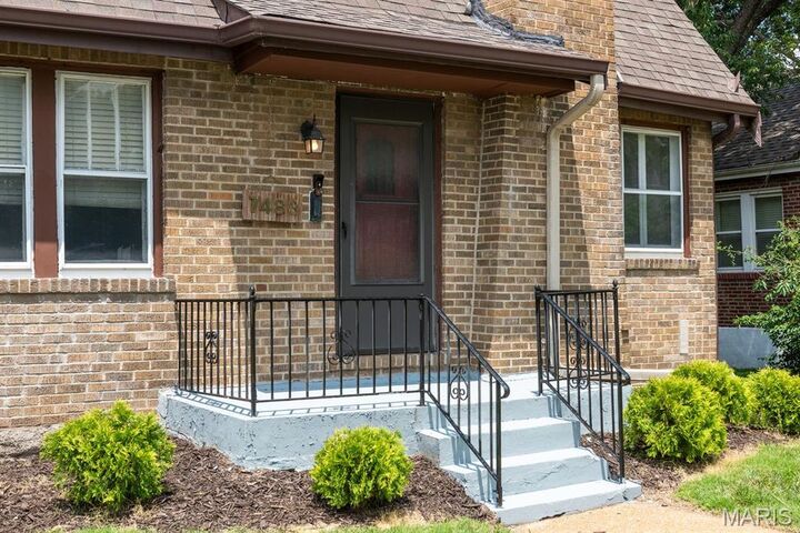 Property Photo: 7483 Hoover Avenue MO 63117