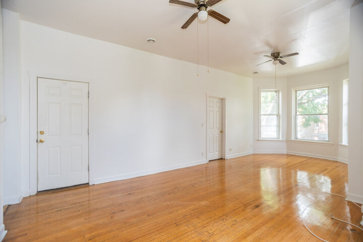 Property Photo: 3407 W Flournoy Street IL 60624