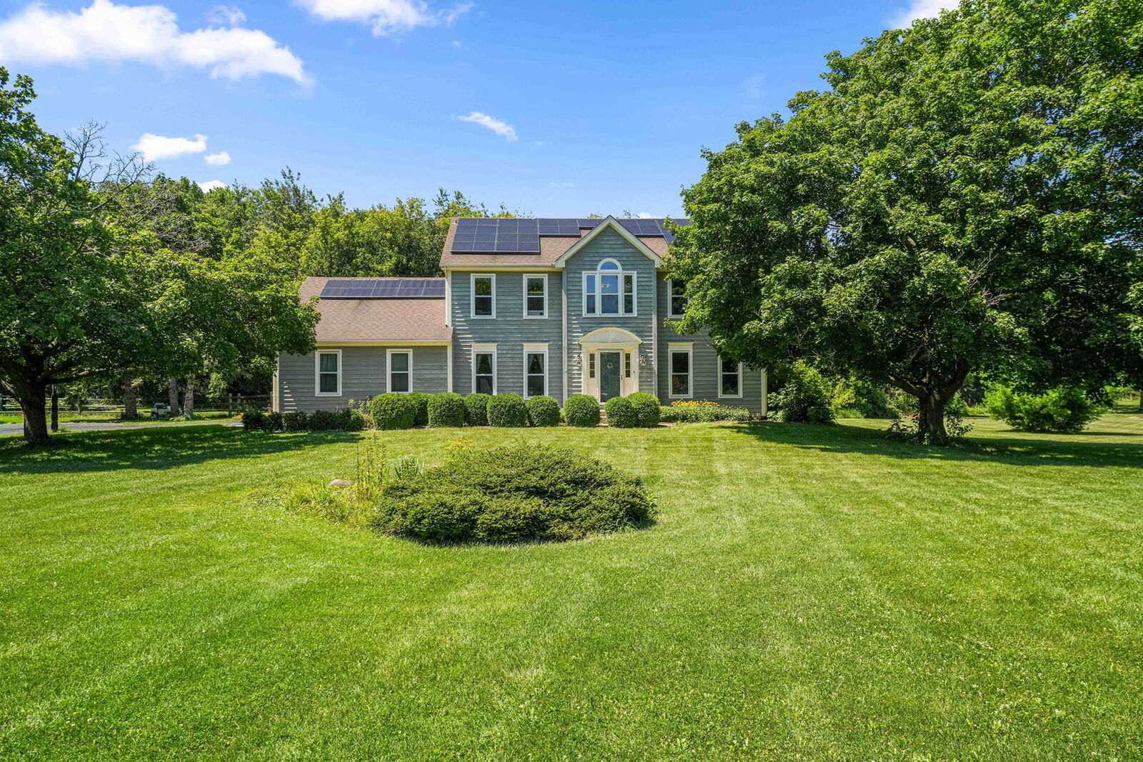 Property Photo: 5N512 Buckskin Trail IL 60175