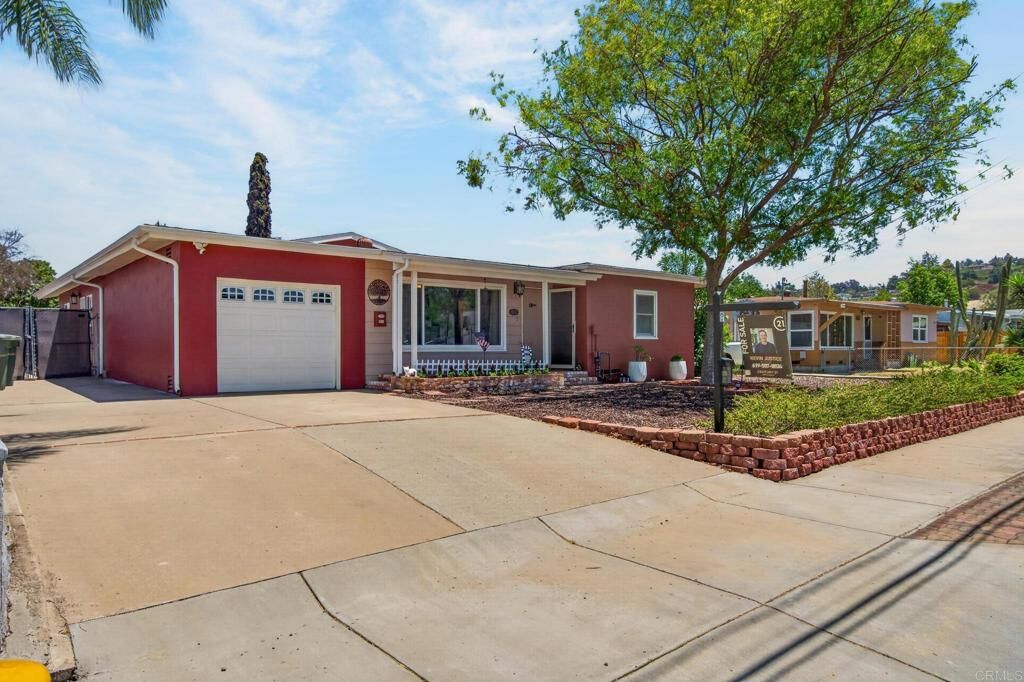 Property Photo:  1045 S Magnolia  CA 92020 
