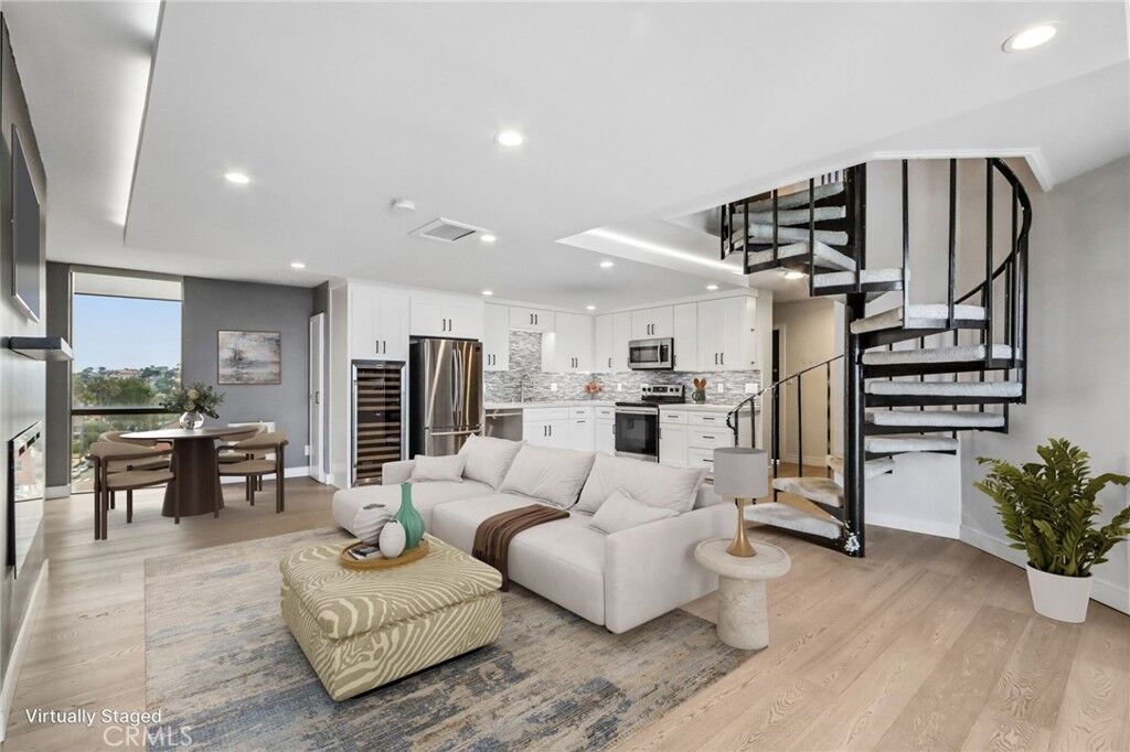Property Photo: 531 Esplanade 901 CA 90277
