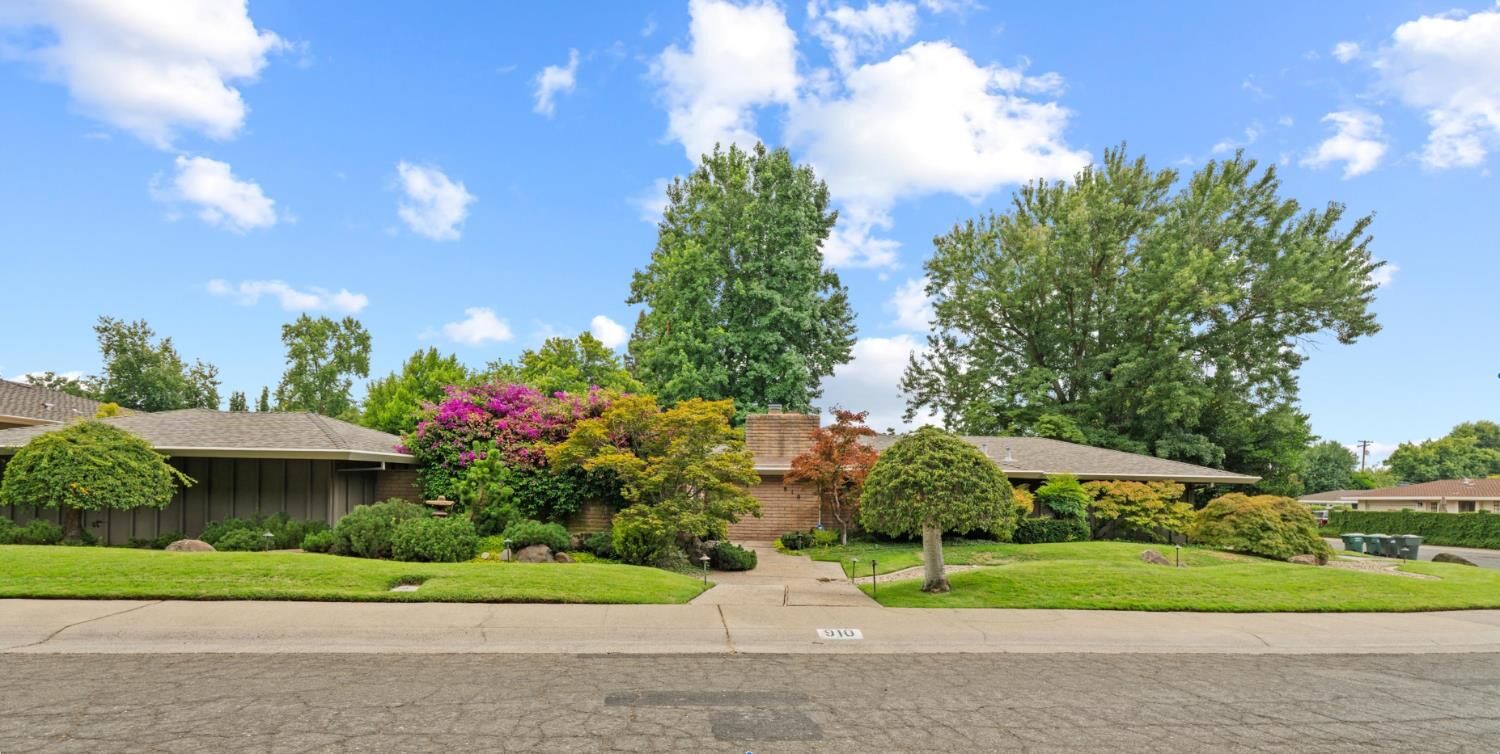 Property Photo:  910 Somersby Way  CA 95864 