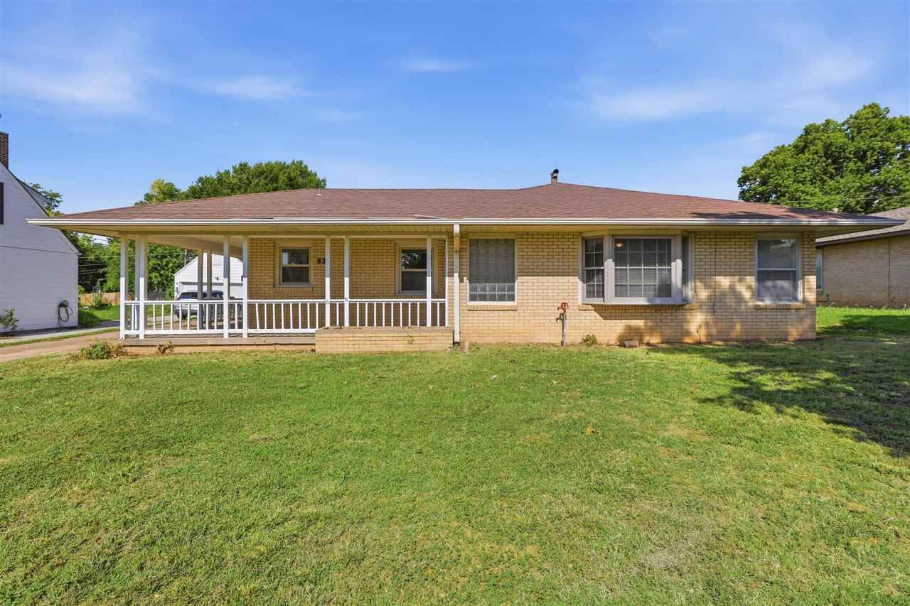 Property Photo:  828 N 5th  OK 74601 