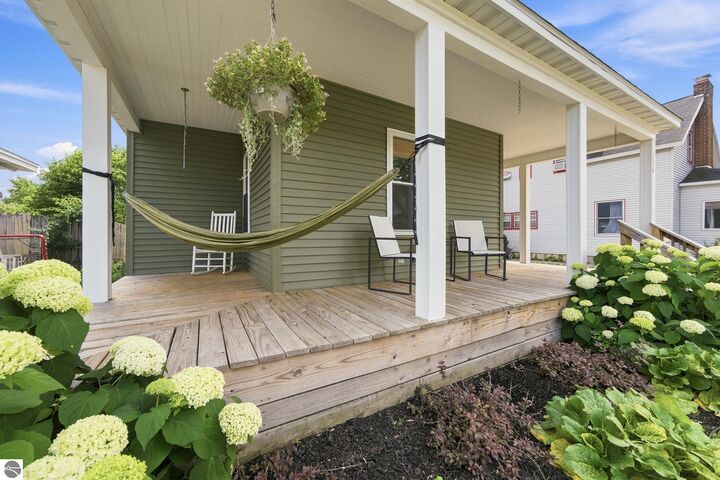 Property Photo: 706 E Chapin Street MI 49601