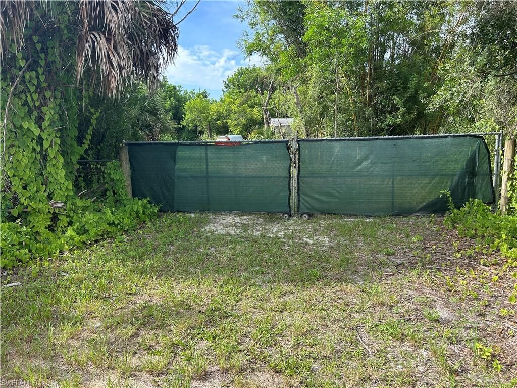 Property Photo:  1070 Limpkin Rd  FL 34120 