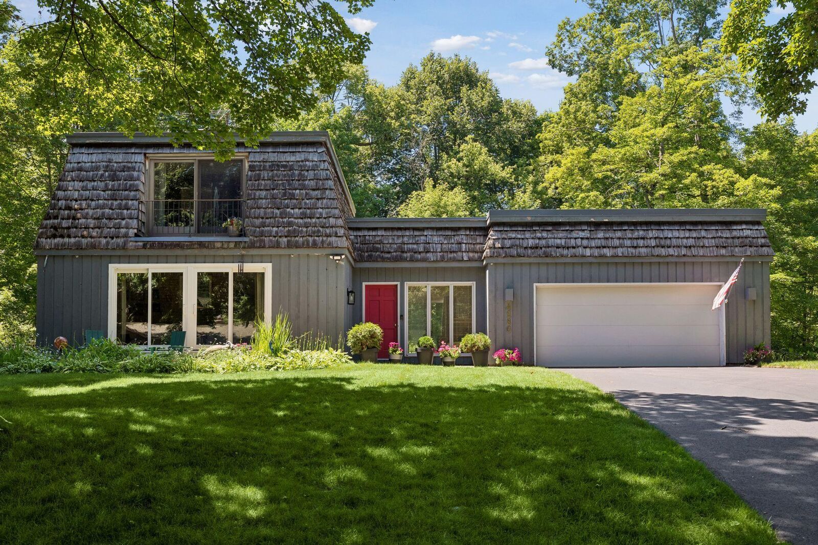 Property Photo: 4280 Winchester Court MN 55345