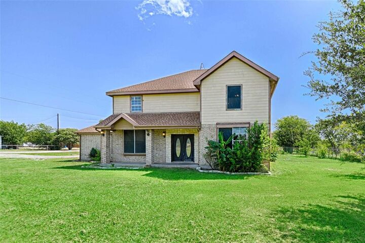 Property Photo:  8700 Sallys Way  TX 76009 