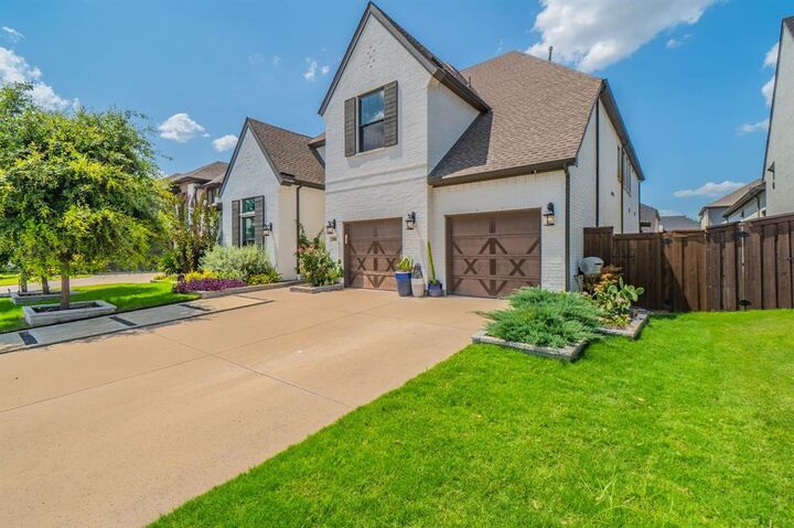 Property Photo: 898 Newcastle Drive TX 75013