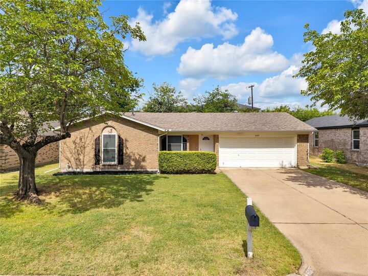 Property Photo:  6075 Lalagray Lane  TX 76148 