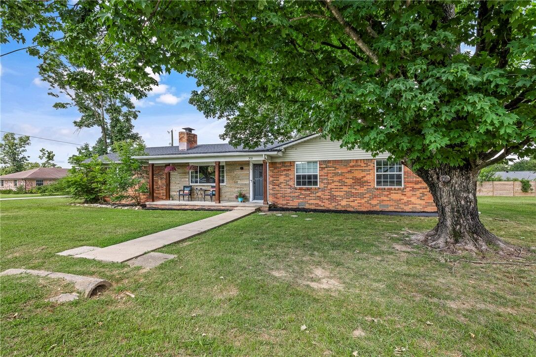 Property Photo:  701 NW Ford Lane  AR 72712 