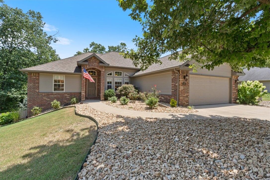Property Photo:  4 Brougham Lane  AR 72714 