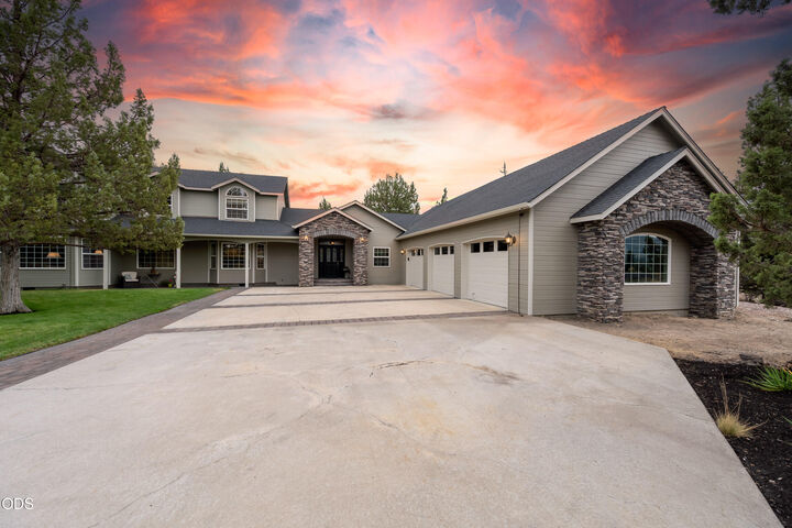 Property Photo:  1500 NW 77th Street  OR 97756 