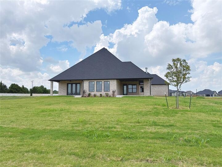 Property Photo:  22312 Pine Bluff Way  OK 73025 