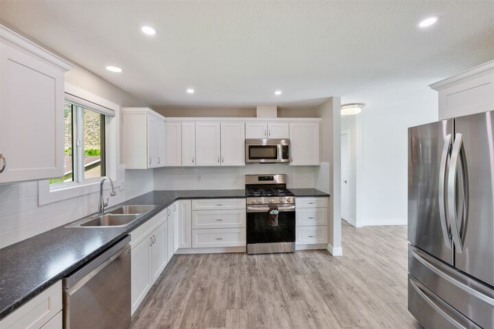 Property Photo: 5852 Fairview Place BC V0H 1T1