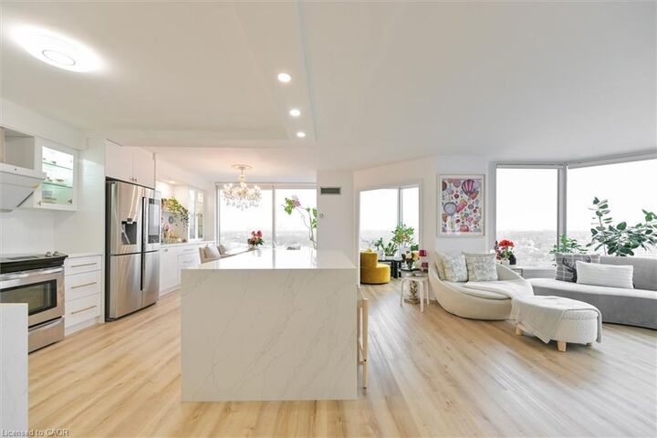 Property Photo: 1 Palace Pier Court 2210 ON M8V 3W9