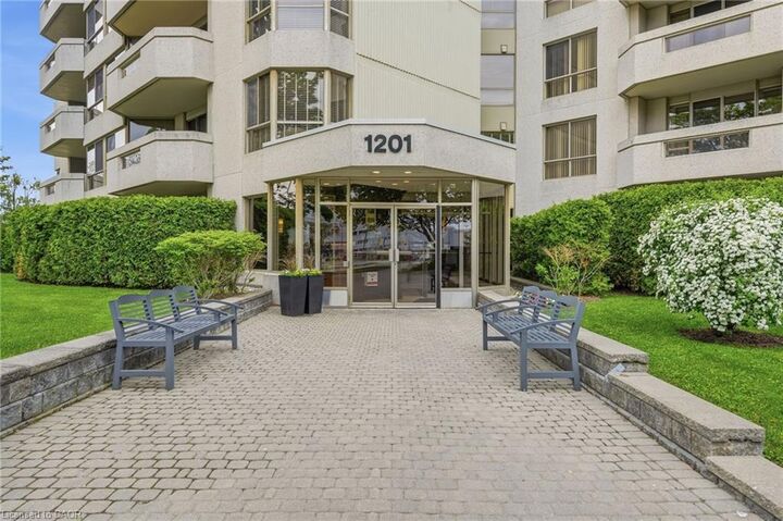 Property Photo:  