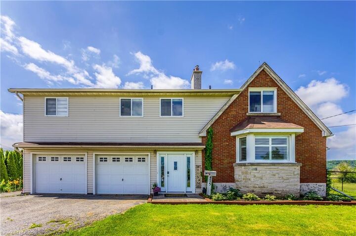Property Photo:  