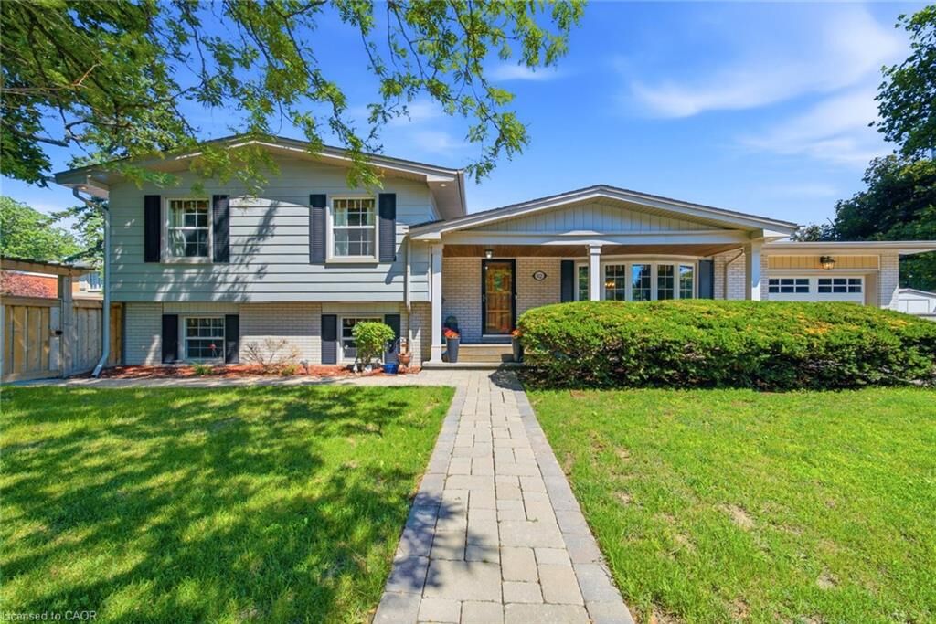 Property Photo:  