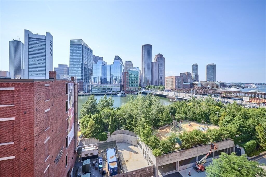 Property Photo:  33 Sleeper Street 603  MA 02210 