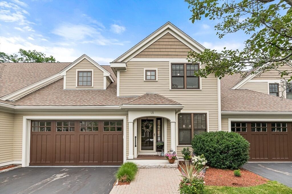 Property Photo:  18 Graystone Circle 18  MA 01890 