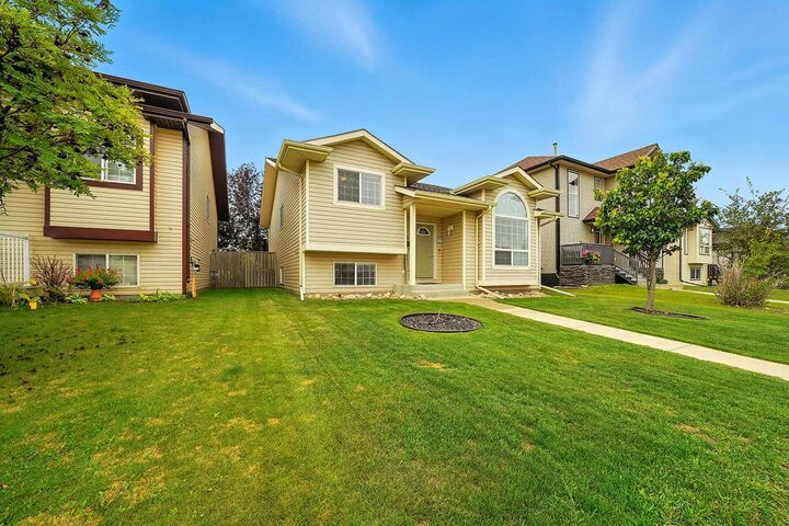 Property Photo: 23 Dubois Crescent AB T4R 3H8