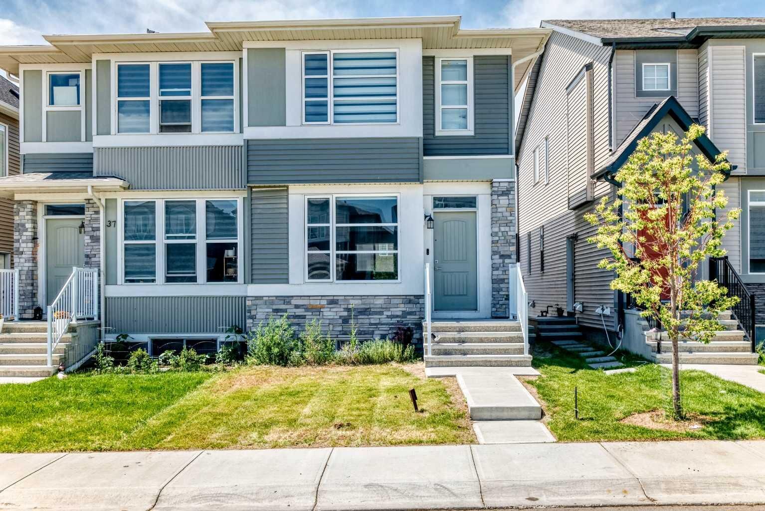 Property Photo:  41 Corner Glen Row NE  AB T3N 1B9 