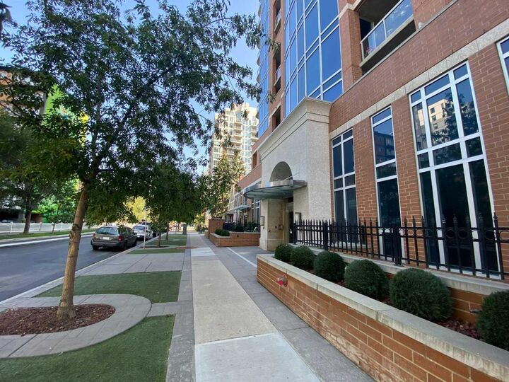 Property Photo: 817 15 Avenue SW 206 AB T2R 0H8