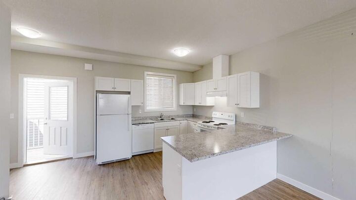 Property Photo:  9503 112 Avenue  AB T8X 5C8 
