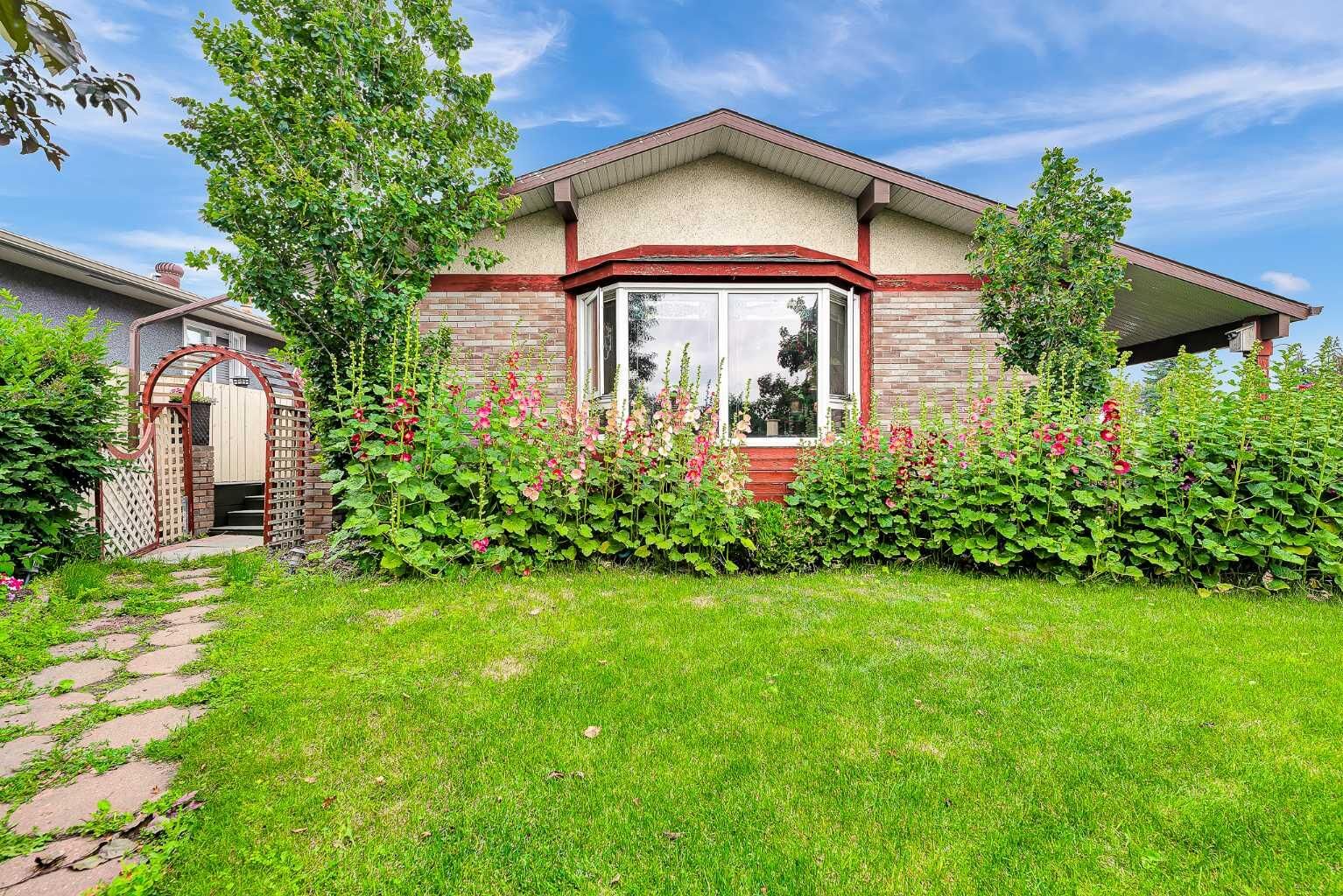 Property Photo: 3722 Dover Ridge Drive SE AB T2B 2C8