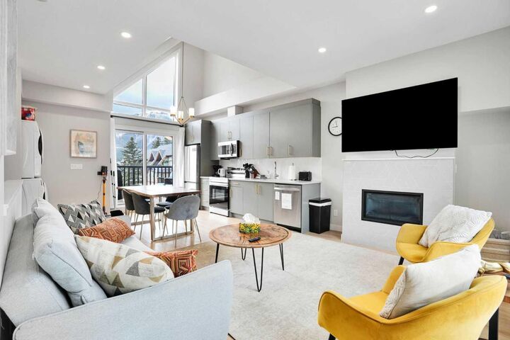 Photo de la propriété:  109 Kananaskis Way 206  AB T1W 2X2 