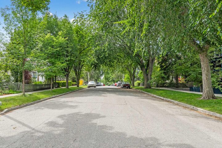 Property Photo:  222 5 Avenue NE 403  AB T2E 0K6 