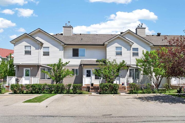 118 Royal Birch Villas NW — photo 1