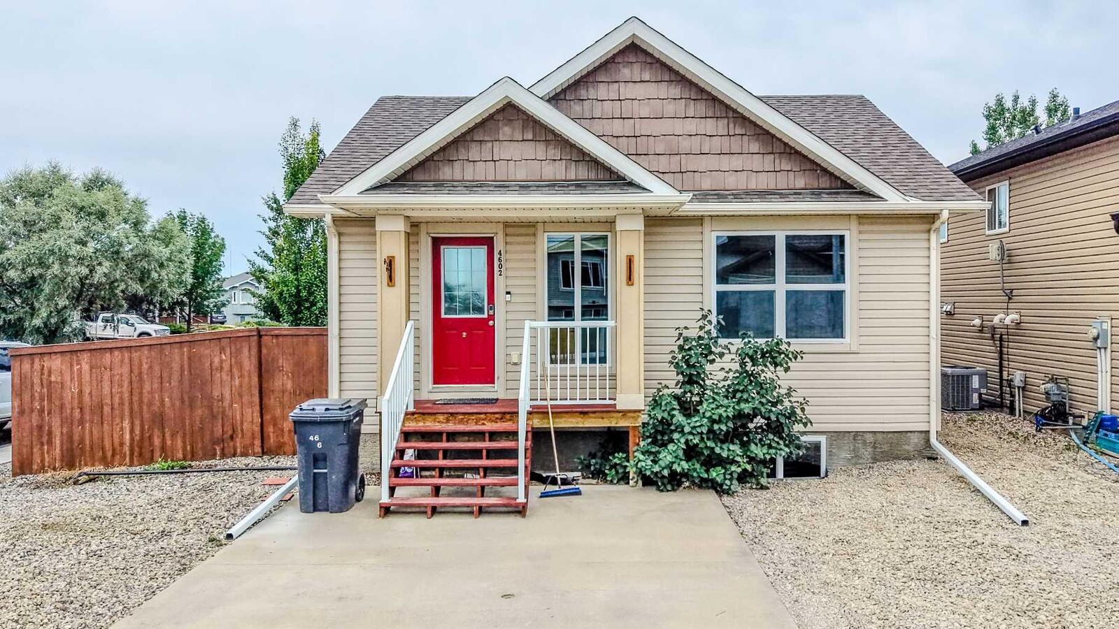 Property Photo: 4602 6 Street AB T0L 0V0