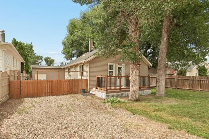 Property Photo: 2014 15 Street AB T1M 1A2